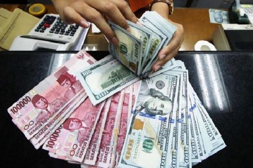 Rupiah Melemah Dekati Rp 15.500 per Dolar AS, Akibat Isu Resesi 2023 atau The Fed?